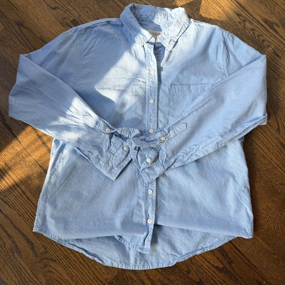 Universal Thread Blue Buttton Down - Picture 1 of 7